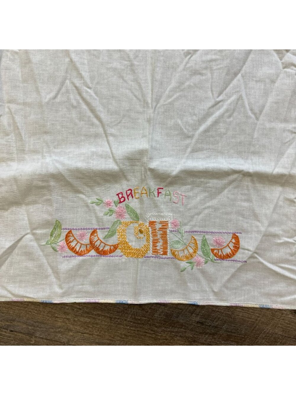 Vintage 1950s Embroidered Strawberry Tablecloth Fruit Square Tea Cloth 38x41 - Picture 8 of 8